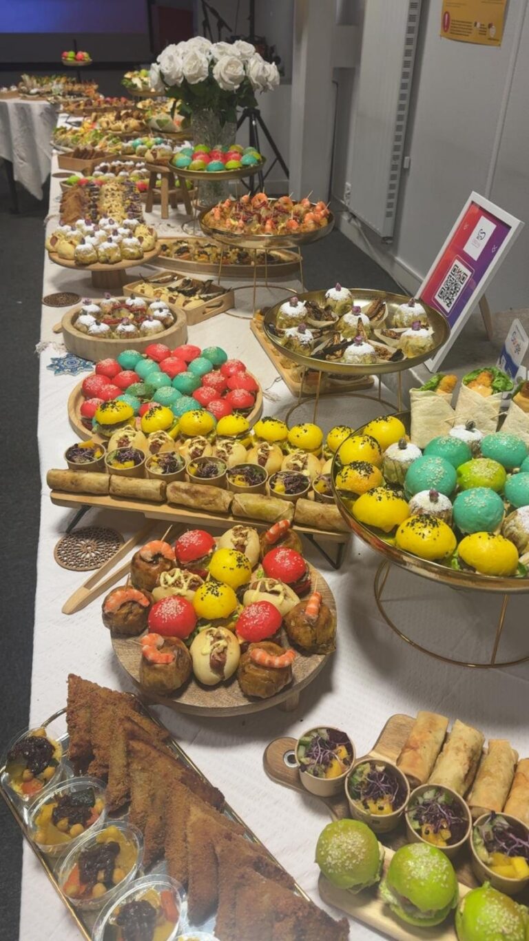 Buffet de bouchées colorées