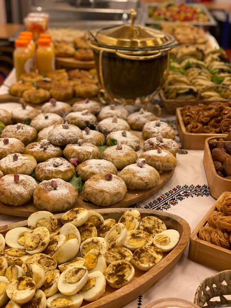 Buffet de pâtisseries orientales