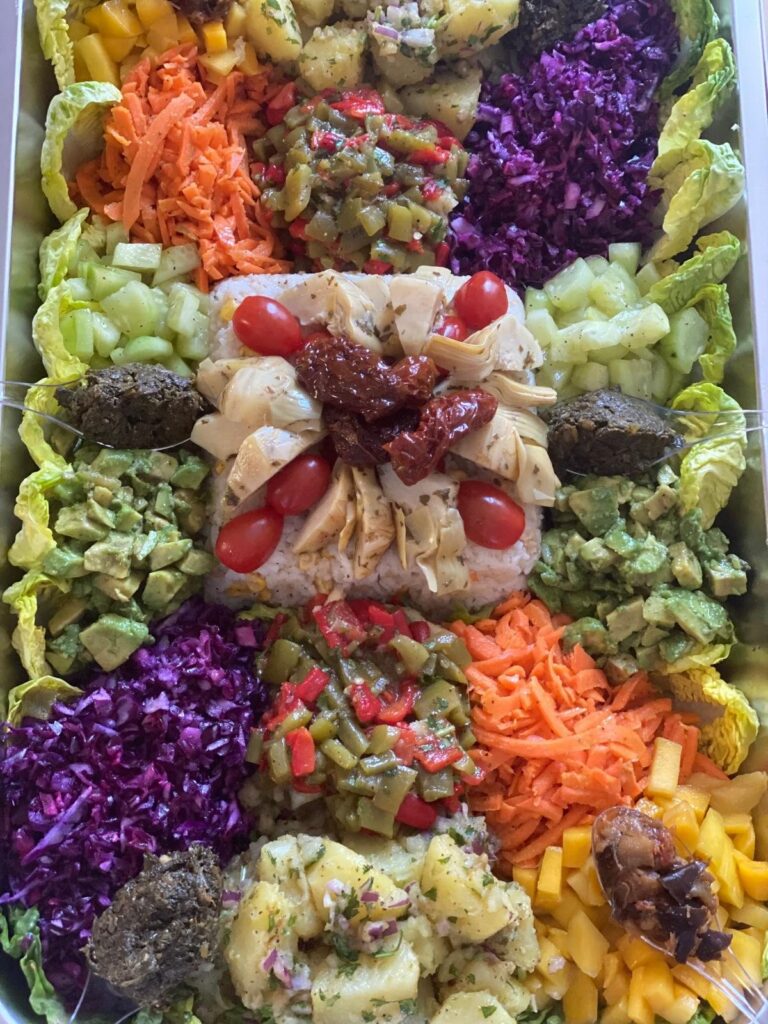 Grand plateau de salades composées